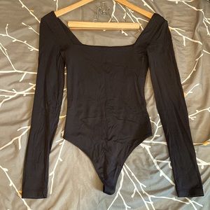 BABATON Aritzia Square neck long sleeve bodysuit black
